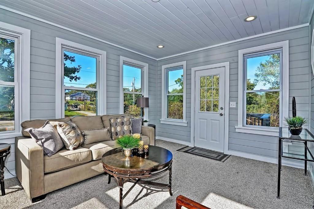 Charming Cottage East Falmouth 1BR+1Bath Back Deck Exteriör bild