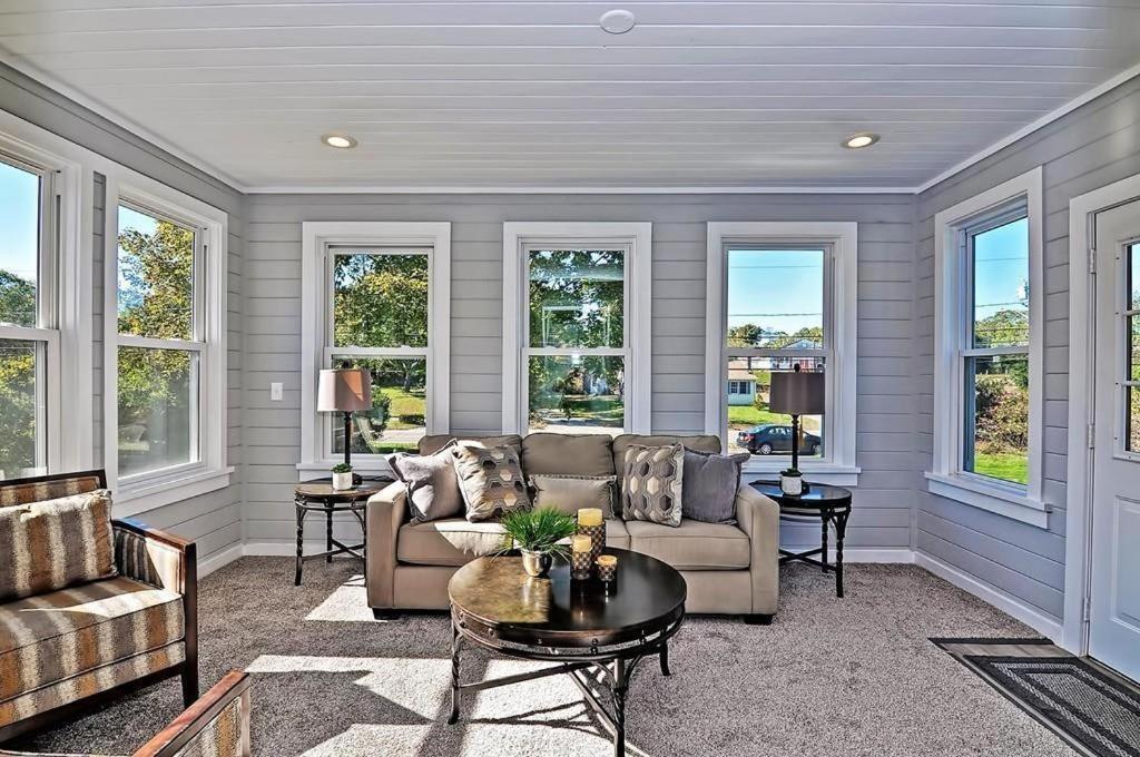 Charming Cottage East Falmouth 1BR+1Bath Back Deck Exteriör bild